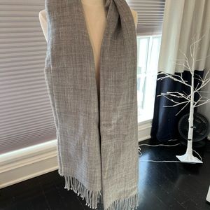 Aritzia grey scarf